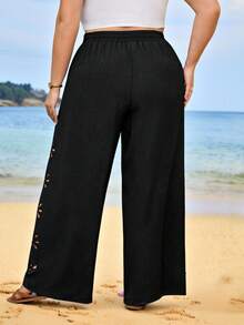 SHEIN CURVE+ Calça Casual Sólida Oca para Mulheres Tamanho Curvilíneo EUA22, Férias na Praia, Boêmia, Primavera e Verão, Preta Casual Preta - Preto - Visão 3