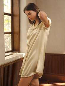 1 pièce Robe de nuit en satin couleur champagne pour femme, robe droite élégante à manches courtes, col châle, boutonnage devant, décontractée et ample, élégante et charmante, ourlet rond, tenue d'intérieur, mini-robe pour le printemps/été - Champagne - Voir 5