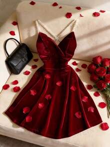 Franclia 高级性感V领珍珠吊带修身A字连衣裙，显瘦 - 紅色 - 查看 1