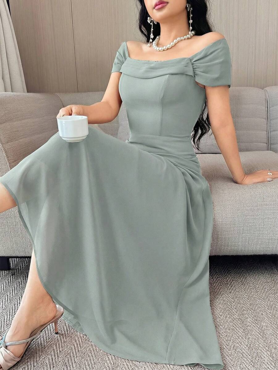 Feyla Gaun Elegan Wanita Warna Polos dengan Lipit dan Bahu Terbuka - Hijau - View 1