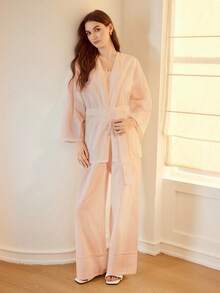 MOTF PREMIUM Bộ đồ ngủ nữ gồm áo hai dây ren và quần dài tay. - Hồng - Xem 4