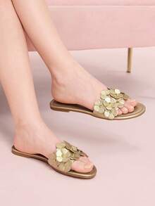 CUCCOO DOLLMOD Sandalias planas cómodas con flor dorada para mujer, sandalias planas de estilo dulce con flor - Dorado - Ver 2