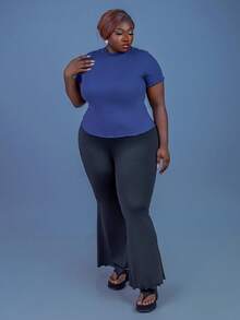 CurvyTilda T-shirt casual de verão para mulher plus size, cor lisa, gola redonda, manga curta, canelada - Azul marinho - Ver 1