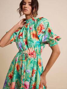 LOTSLUV 女士春夏绿色和紫红色热带花卉图案印花立领泡泡袖收腰A字连衣裙 - 綠色 - 查看 6