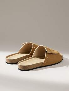Solecia Neue Damen-Sandalen mit flacher Sohle, Slip-On-Hausschuhe, mattes PU-Material, einteilige Nietenverzierung, einfacher und bequemer Stil, vielseitiges Modell, geeignet zum Ausgehen, Einkaufen und Spazierengehen - Rostbraun - Übersicht 4