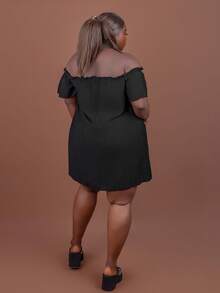 CurvyTilda 大尺碼女款春夏時尚休閒寬鬆涼爽百搭日常單肩露肩黑色短洋裝，優雅早午餐穿搭 - 黑色 - 查看 4
