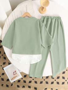 SHEIN Serisse Kids 少女绿色春夏针织圆领宽松拼接撞色英文印花贴片圆领宽松阔腿裤休闲简约学院风T恤套装，2件套 - 綠色 - 查看 2