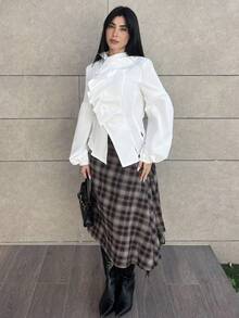 Hitanina Blusa feminina minimalista de cor sólida com babados e mangas bufantes, lançamento da coleção outono/inverno 2025. Blusa com babados e mangas lanterna. Blusa branca elegante de manga comprida. - Branco - Ver 1