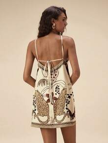 Travachic 女士热带印花露背度假连衣裙 - 卡其色 - 查看 2