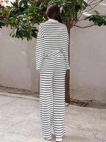 Bris Aura 女士 2 件套宽松条纹 V 领落肩长袖 T 恤和松紧腰条纹裤，冬季毛衣套装，秋冬 - 黑與白 - 查看 2