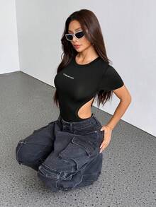 SHEIN PETITE Áo liền thân dệt kim không đường may, co giãn cao, màu đen, kiểu dáng Y2K dành cho nữ, thiết kế khoét rỗng, nhẹ. - màu đen - Xem 7
