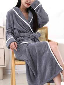 1 buah Jubah Mandi Lembut Kasual untuk Wanita dengan Trim Kontras dan Hem Panjang, Pakaian Santai Musim Panas, Pakaian Rumah Ringan, Dekorasi Kamar Mandi Pernikahan - Light Grey - View 2