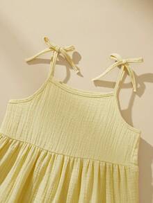 SHEIN 1 pieza Vestido de tirantes finos de verano para niñas con lazo, color amarillo, dobladillo con volantes, vestido casual y lindo para vacaciones y escuela - Amarillo - Ver 3