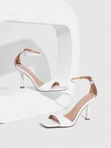 CUCCOO SZL Sandales à talons hauts fins avec bride à la cheville, décor de strass, bout carré, en satin noir. Convient pour le travail, les sorties, les mariages, les fêtes, les vacances, la Saint-Valentin et Noël - PU blanc - Voir 4
