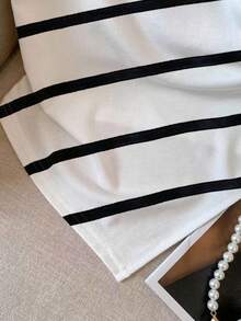 Resyla Casual Fitted Asymmetrical Hem Slit White & Black Striped Print T-Shirt - Multicolor - View 3