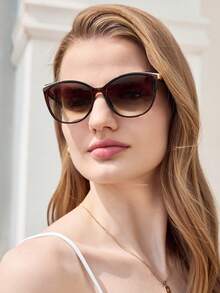 Visivana 1pc Plastic Cat Eye Rim Decoration Fashion Glasses Shades Beach Accessories Beach Accessories For Women Glasses Shades Basics Fall Winter Women Outfits Clothes Business Casual Gifts Elegant Outfit For Summer Beach Vacation,Outdoor,Travel Casual Style Cat Eye Frame For Going Out Outfit,Back To School Modern Elegant Fashion Accessories - Brown - View 1