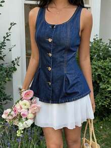 SHEIN U领纽扣前开襟无袖牛仔上衣，腰部收紧 - 深色水洗藍 - 查看 1