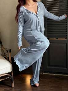 Dazy Plus Bộ đồ ngủ 2 món họa tiết hoa nhí gồm áo hai dây và quần, thích hợp cho mùa xuân/hè. - Màu xanh nhạt - Xem 2