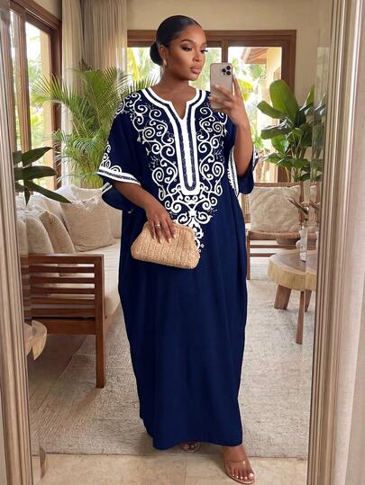 SHEIN Lady CURVE Vestido elegante de manga corta con cuello en pico y estampado todo sobre en talla grande