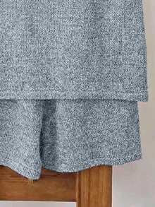 GlowEve Bộ 2 món gồm áo vest cổ chữ V cài cúc phía trước và quần short, kiểu dáng thường ngày, chất liệu vải dệt kim. - Màu xanh nhạt - Xem 5
