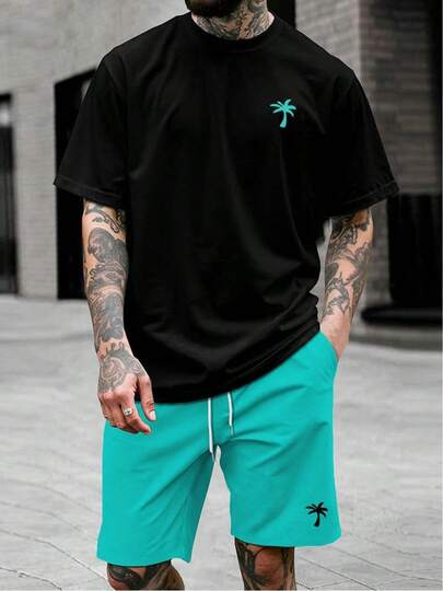 Conjunto de dos piezas para hombre, mezcla de poliéster, compuesto por una camiseta lisa y unos pantalones cortos informales. Presenta un estampado de cocoteros, camiseta de manga corta, pantalones cortos con cordón y cuello redondo pequeño. Transpirable y ligero, ideal para el uso diario.