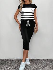 SHEIN LUNE Conjunto informal de blusa y falda con estampado de caballero de colores patchwork para mujer - Blanco y Negro - Ver 3