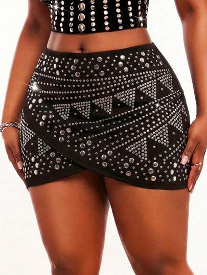 SHEIN SXY Plus Size Black High-Stretch Knit Asymmetrical Hem Shorts, Lined With Leggings, And Decorated With Punk Rock-Style Silver Metallic Faux Studs.Spring/Summer Casual Vacation Bohemian Elegant Suitable For Everyday Wear, Music Festival, Concert, Carnival Party, Beach Vacation, Date Night, Birthday, Bachelorette Party, Club, Cute, Casual, Shopping, Streetwear, Going Out, Easy To Match & Looks Slim, Accent Your Body, Flatter The Figure Rhinestone Skirt Sparkly Skirt Mini Skirt Glitter Skirt Bling Blin