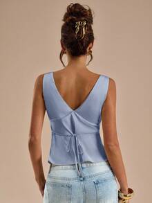 SHEIN BAE 黄色缎面蕾丝拼接吊带背心，适合度假、海滩、音乐节、早午餐、婚礼宾客、伴娘等场合穿着。 - 霧霾藍 - 查看 2