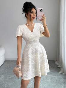 Elenzga 女士波点纹理面料交叉V领A字短款连衣裙，休闲度假日常约会装扮 - 杏色 - 查看 4