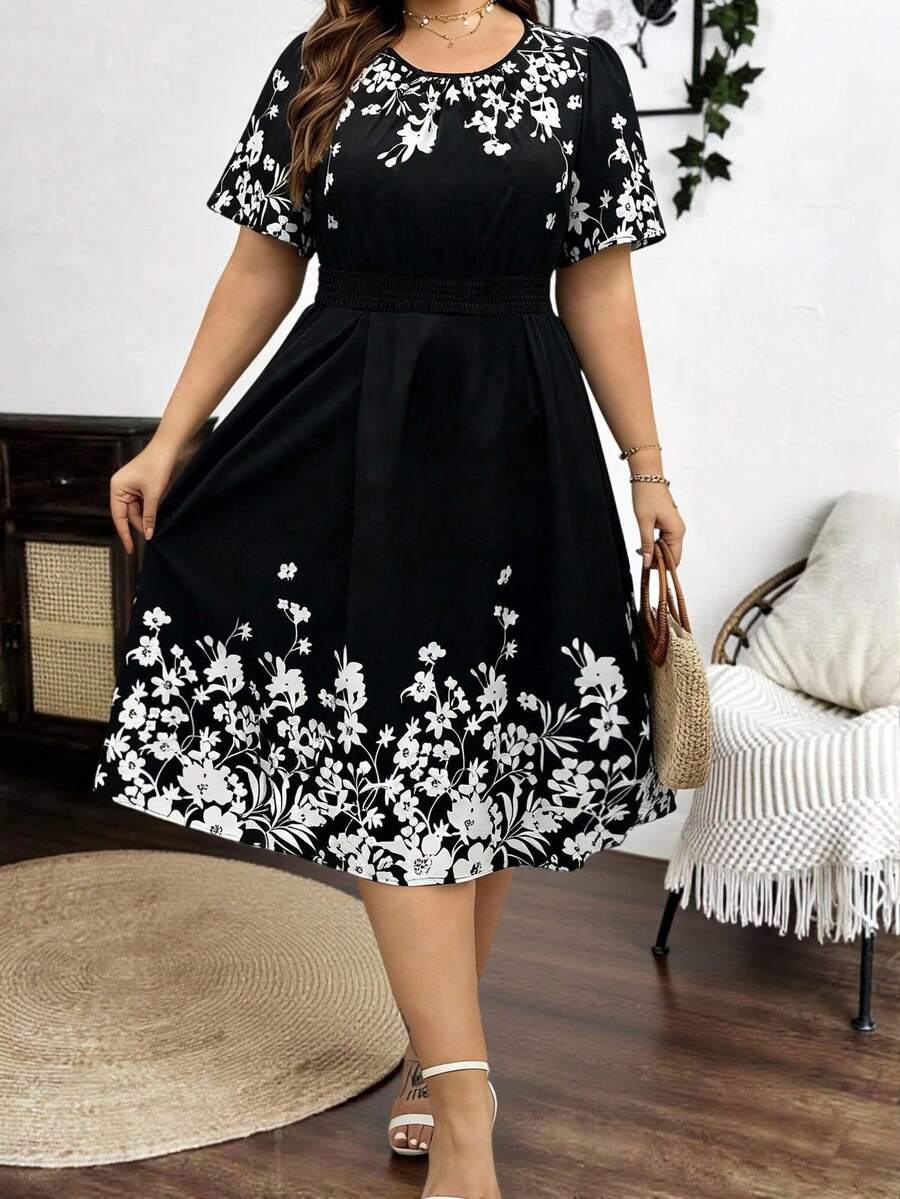 Breezaya 大码优雅印花撞色荷叶边下摆A字连衣裙，松紧腰设计，适合日常通勤、外出、派对和度假穿着。 - 黑與白 - 查看 1