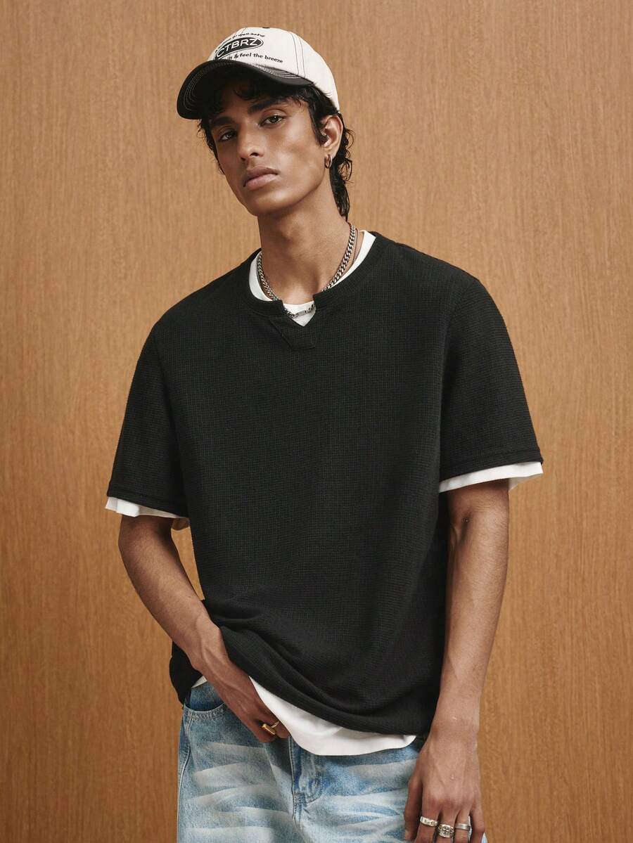 TOKVUE Men Solid Notched Neck Tee - Black - View 1