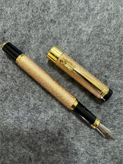 1支0.5mm铱金笔尖，2.6mm口径兼容墨盒，磨砂金金属商务笔，书写流畅，经久耐用，耐腐蚀，握感舒适，可替换笔芯，不褪色，适用于日常书写、商务办公、学校、学生书法练习。2025高品质专业文具，易于使用，持久耐用。