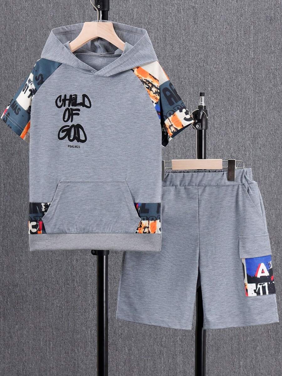 SHEIN Fantacosmos 两件套青少年男童标语印花插肩袖连帽T恤和工装短裤休闲套装 - 灰色 - 查看 1