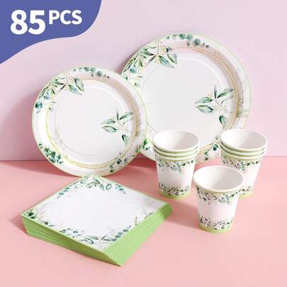 海洋贝壳图案一次性餐盘、餐巾纸和杯子套装，可供20位客人使用。这款一次性派对用品套装（包括餐盘、餐巾纸和杯子）非常适合生日派对、婚礼和家庭野餐。