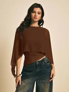 Poéselle Áo kiểu nữ màu trơn cổ tròn thiết kế bất đối xứng xếp ly thời trang - Rỉ Nâu - Xem 5