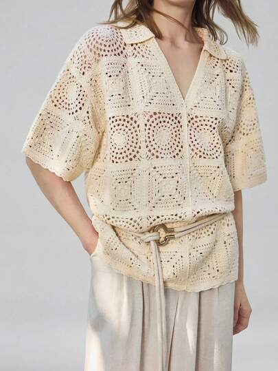 Ontre Áo nữ tay ngắn màu mơ, kiểu dáng hiện đại thanh lịch dành cho khách dự đám cưới, mang hơi hướng tối giản lãng mạn kiểu Pháp sang trọng, phong cách công sở năng động, vẻ đẹp quý phái cổ điển, trang phục cao cấp cần thiết cho người đi làm, đi du lịch bằng tàu biển, chất liệu vải dệt kim cao cấp, phù hợp cho mọi mùa, thuộc dòng sản phẩm cưới, trang phục nghỉ dưỡng.