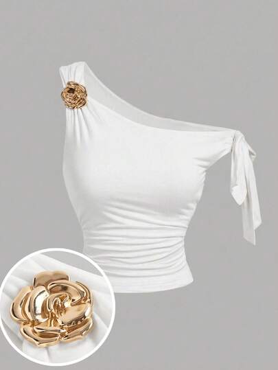 SHEIN Girlism Teen Girls White Solid Color Metal Flower Decor Ruched Shoulder Ruffle Hem Fashionable Cropped Camisole Tank Top