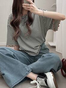 FRIFUL 女士波浪条纹宽松撞色滚边短袖T恤，夏季休闲装 - 米色 - 查看 2