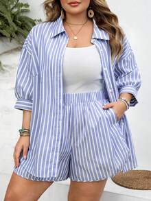 SHEIN CURVE+ Curve 尺码 US22 音乐节、海滨度假、波西米亚风女士夏季休闲两件套，法式亚麻质感，包含宽松条纹衬衫和短裤，适合夏季度假，舒适百搭，波西米亚风格，也适合孕妇、海滩、泳衣罩衫、优雅教师装。 - 藍白色 - 查看 7