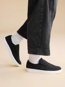 CUCCOO EASI Men's Fashion Simple And Comfortable Slip-On Casual Sports Shoes Board Shoes Non-Slip Students Four-Season Versatile Style Casual Student Sports Shoes Board Shoes - Black - View 8