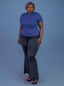 CurvyTilda T-shirt casual de verão para mulher plus size, cor lisa, gola redonda, manga curta, canelada - Azul marinho - Ver 3