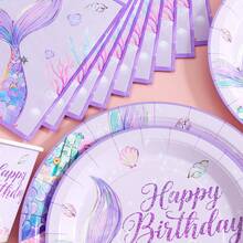 紫色美人鱼尾巴生日快乐一次性餐盘、餐巾纸和杯子套装，可供20位客人使用。这款一次性派对用品套装（包括餐盘、餐巾纸和杯子）非常适合生日派对、婚礼和家庭野餐。 - 查看 5