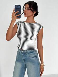 Firerie 优雅圆领宽松休闲百搭无袖针织T恤，适合外出、校园、教师着装、日常穿着、通勤、休闲等场合。 - 黑與白 - 查看 5