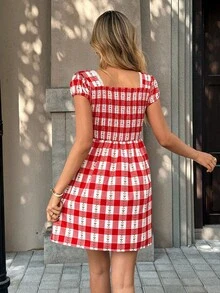 Pariaura 红白格纹方领连衣裙，泡泡袖+收腰设计，修身甜美休闲度假迷你裙 - 紅色 - 查看 2
