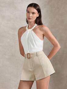 女士休闲纯色露背吊带上衣，夏季，女士夏季穿搭，女士春季穿搭，夏季度假穿搭，情人节，圣帕特里克节，女士海滩度假穿搭，外出穿搭，白色上衣，女士夏季穿搭，度假穿搭，女士度假装，女士海滩穿搭，女士露背吊带上衣和短裤套装 - 白色 - 查看 6