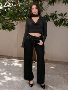 Bris Aura Atasan Wanita Minimalis Elegan Lengan Panjang dengan Kerah Berlipat dan Potongan Slim-Fit - Hitam - View 6