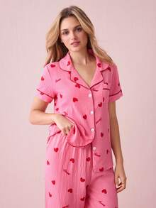 Bonmuse Conjunto de pijama rosa para mujer con top de manga corta con cuello de bolsillo y estampado de corazones & letras & pantalones, para el Día de San Valentín en verano - Rosa Fucsia - Ver 7