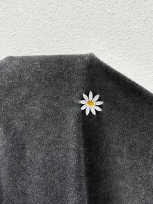 Muchica 大码女式雏菊刺绣圆领短袖侧开衩下摆休闲连衣裙 - 深灰色 - 查看 6