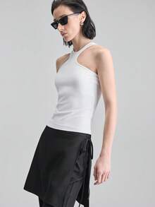 Ontre Áo tank top tay ngắn, màu trơn, tối giản, kiểu dáng thường ngày, phù hợp cho mùa Xuân/Hè 2026, thích hợp cho Ngày Valentine, mùa hè, trang phục công sở thường ngày dành cho nữ, đi nghỉ mát, dự tiệc bãi biển, sinh nhật, đi dạy học, kiểu dáng cơ bản thanh lịch, màu trơn, ôm sát. - trắng - Xem 3