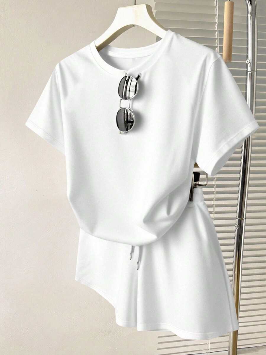 SHEIN Setelan Kaos dan Celana Pendek Longgar Lengan Pendek Warna Polos untuk Wanita - Putih - View 1
